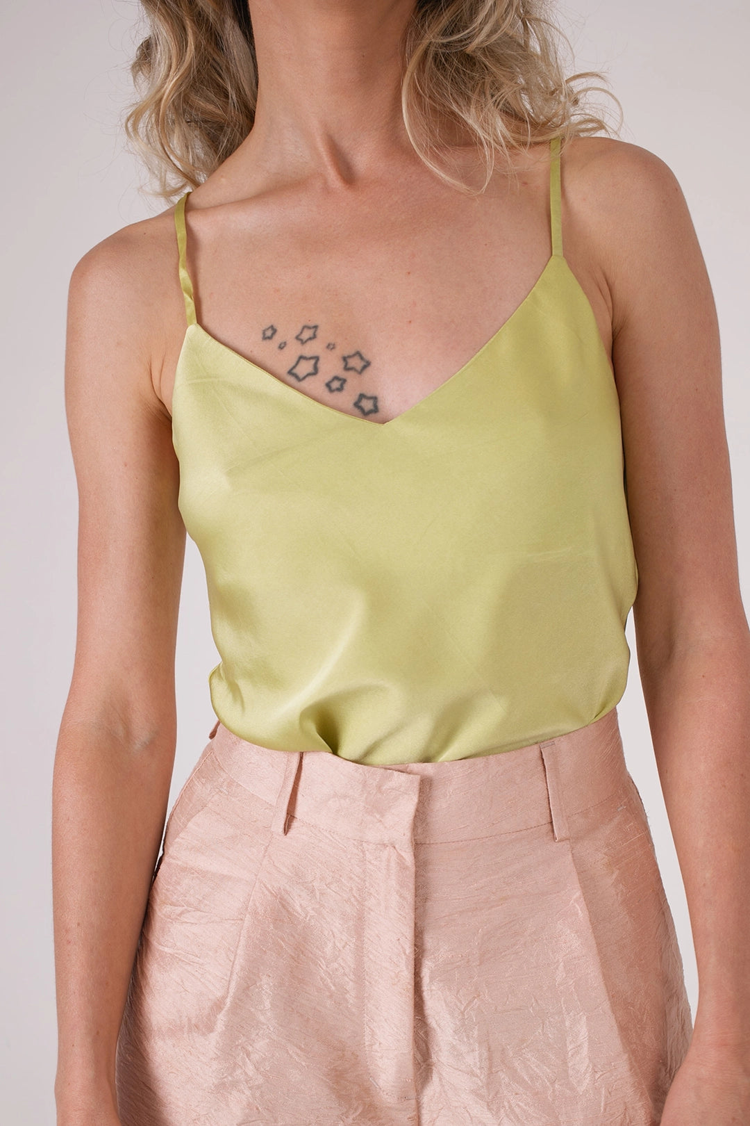 SILK SLIP TOP IN CHARTREUSE